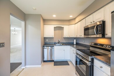 B Concordia Cir, Monroe, NJ 08831 - photo 7