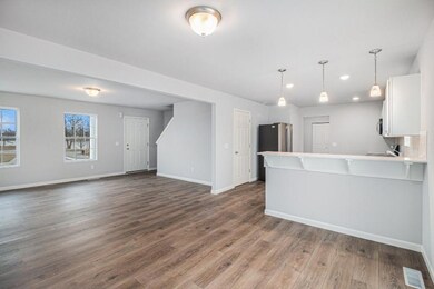 LOK028-i1810-Kitchen1
