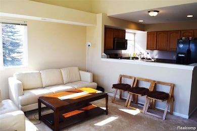 1077 Foxboro unit 26, Troy, MI 48083 - photo 3