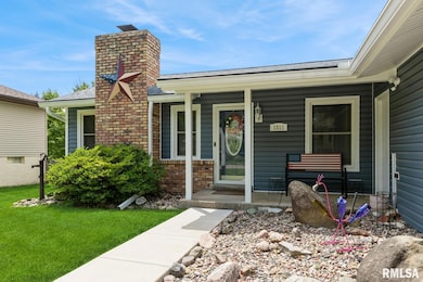 1511 W 48th St, Davenport, IA 52806 - photo 7