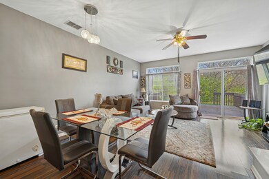 8304 Sierra Woods Ln unit 8304, Carpentersville, IL 60110 - photo 7