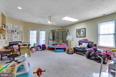 1021 Cypresstree Dr, Capitol Heights, MD 20743 - photo 5