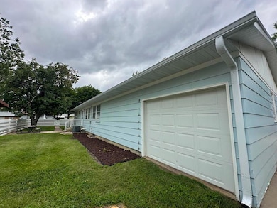 310 15th St SE, Huron, SD 57350 - photo 5