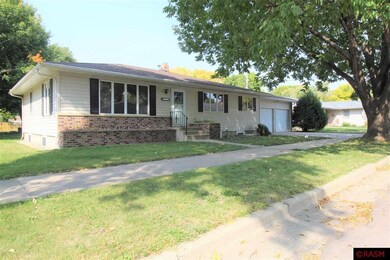 820 8th St N, New Ulm, MN 56073 - photo 2