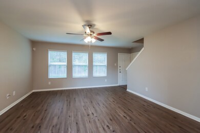 9929 Kingfisher Dr, Conroe, TX 77385 - photo 4