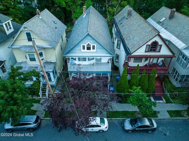 28 Magnolia Terrace