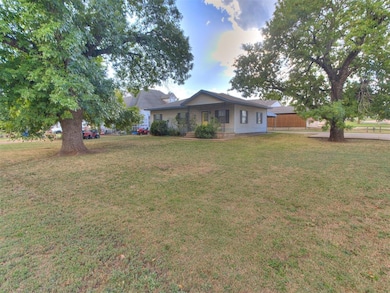 602 S 6th St, Kingfisher, OK 73750 - photo 4