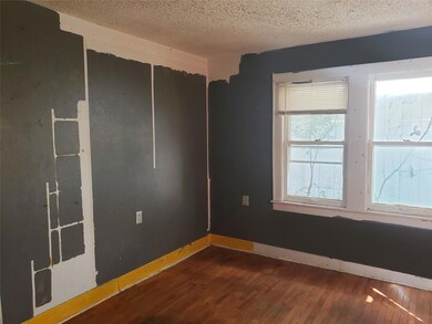 504 Fannin St, Millsap, TX 76066 - photo 2