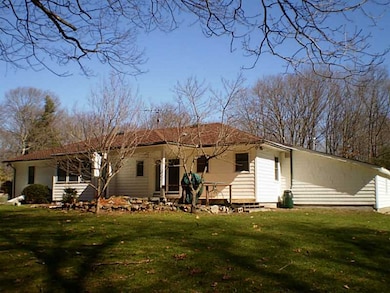 352 Varnum Dr, East Greenwich, RI 02818 - photo 3