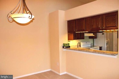 12205 Saint Peter Ct unit K, Germantown, MD 20874 - photo 6