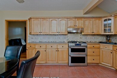 129 Whitney St, Ludlow, MA 01056 - photo 4