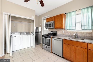 2100 S Lambert St unit 2, Philadelphia, PA 19145 - photo 7