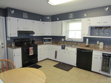 You will enjoy cooking in the Kitchen with ceramic