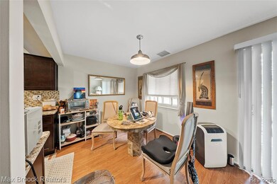 315 Riviera Dr unit 74, Saint Clair Shores, MI 48080 - photo 7