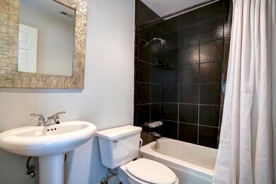 214 E 8th St, Houston, TX 77007 - photo 7