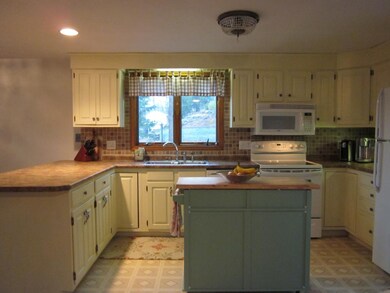 9 Oak St, Newmarket, NH 03857 - photo 7