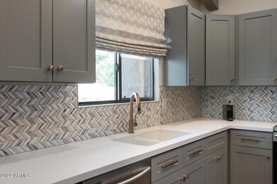 Aesthetic tile backsplash