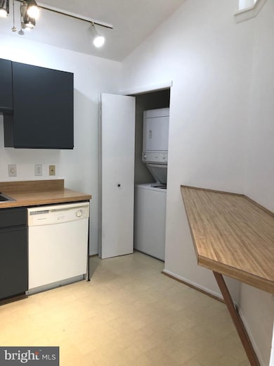 5804 Lantana Cir unit E, Frederick, MD 21703 - photo 6