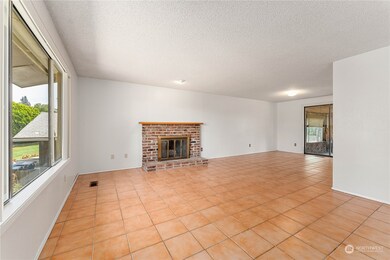 690 Degage St, East Wenatchee, WA 98802 - photo 3