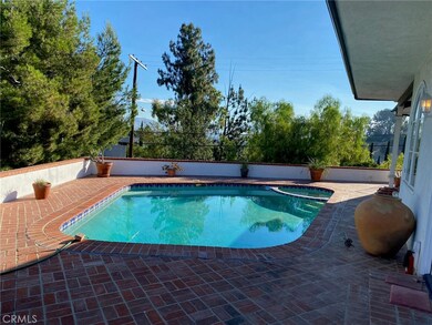 5181 Calatrana Dr, Woodland Hills, CA 91364 - photo 6