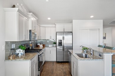 Edgwood - Kitchen Full Backsplash