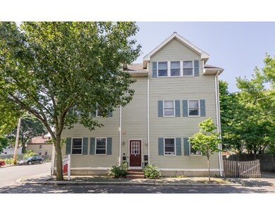 5 Saunders St unit 2, Salem, MA 01970 - photo 2