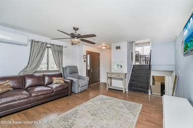 318 Travis Ave, Staten Island, NY 10314 - photo 5