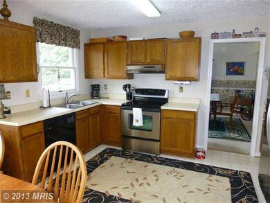 412 Applegate Ct, Linthicum Heights, MD 21090 - photo 2