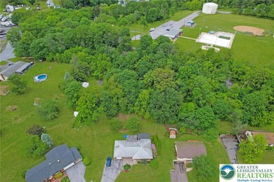 7320 W Hillcrest Ln, Slatington, PA 18080 - photo 6