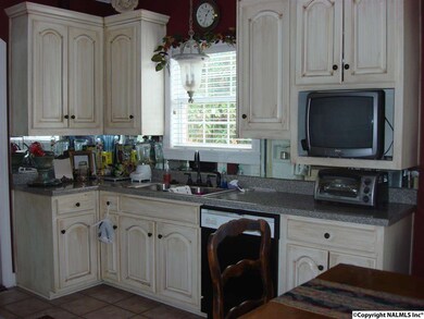 324 Lakepoint Dr, Gadsden, AL 35901 - photo 4