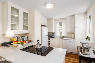 367 Round Hill Rd, Greenwich, CT 06831 - photo 3