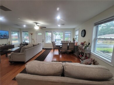 42 Fuller St, Warwick, RI 02889 - photo 6