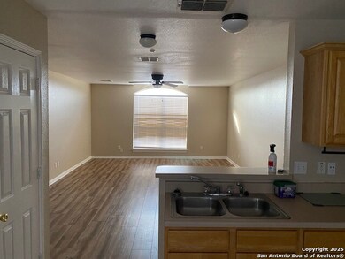 3109 Douglas Fir Dr unit 3113, New Braunfels, TX 78130 - photo 4