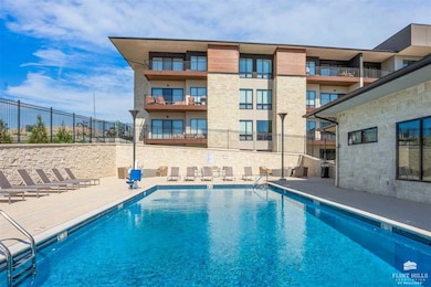 3022 Fieldhouse Cir unit 305, Manhattan, KS 66503 - photo 2