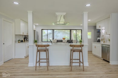 631 W Weathersfield Way, Schaumburg, IL 60193 - photo 7