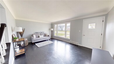 2317 E 290th St, Wickliffe, OH 44092 - photo 5