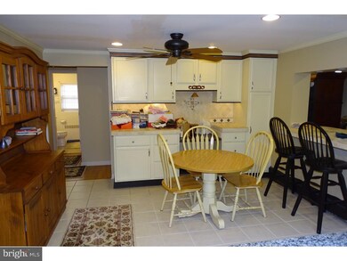 1421 Marlyns Ln, North Wales, PA 19454 - photo 4