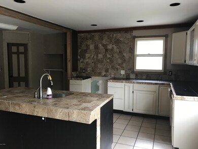 146 Weasel Rd, Dingmans Ferry, PA 18328 - photo 3