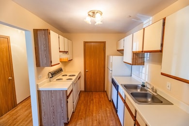 1345 Cunat Ct unit 2D, Lake In the Hills, IL 60156 - photo 3