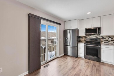Kitchen/Eating