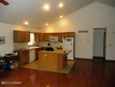 103 Surrey Ln, Lords Valley, PA 18428 - photo 4