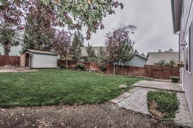 3728 SW Reindeer Ave, Redmond, OR 97756 - photo 4