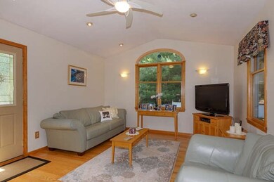 8 Makechnie Rd, Burlington, MA 01803 - photo 7