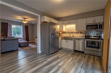 305 Pimlico Dr, New Albany, IN 47150 - photo 6