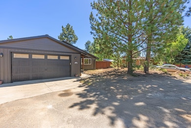 34-web-or-mls-Remove tarp and motorcycle