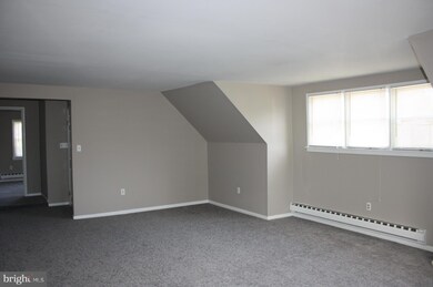 147 S Main St unit 6, Yardley, PA 19067 - photo 4