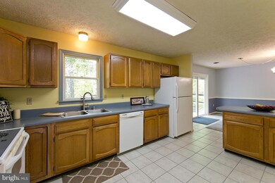 240 Featherstone Ct, Stephenson, VA 22656 - photo 6