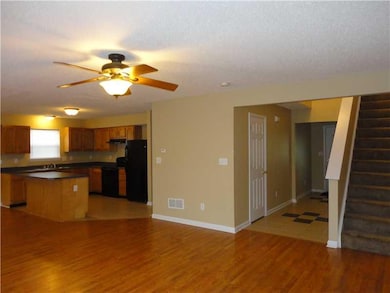 2321 Meadow Bend Dr, Columbus, IN 47201 - photo 3