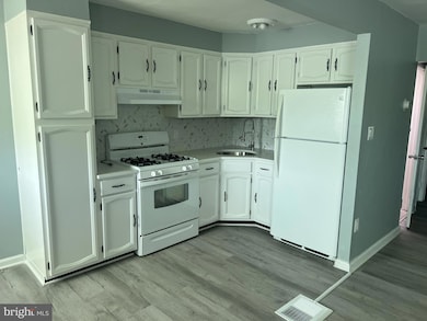 6526 Keystone St, Philadelphia, PA 19135 - photo 2