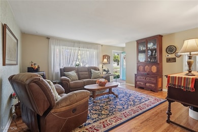 26915 Eastwood Ln, Olmsted Falls, OH 44138 - photo 5